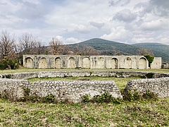 wall with niches
