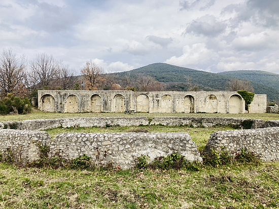 wall with niches